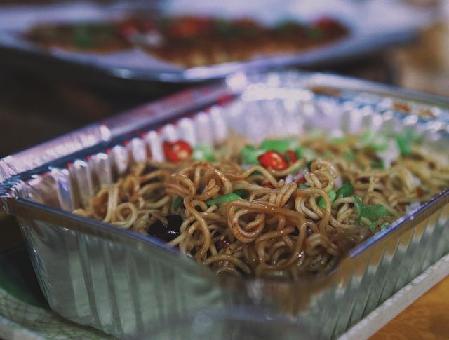东北这一锅，可鸡可鱼可大鹅还能烙饼，人均70元吃饱饱还有烤蝉蛹