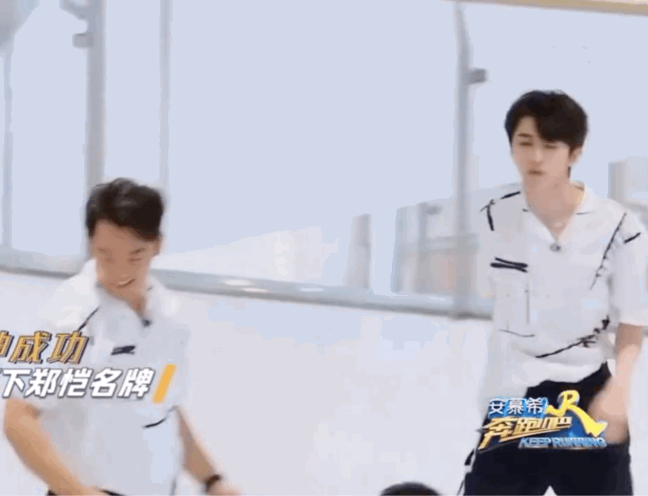 「」《奔跑吧》蔡徐坤争夺战中秒撕郑恺？