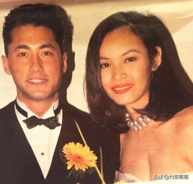 長相帥氣的混血男星，閃婚娶二婚模特，如今夫妻恩愛28年讓人羨慕