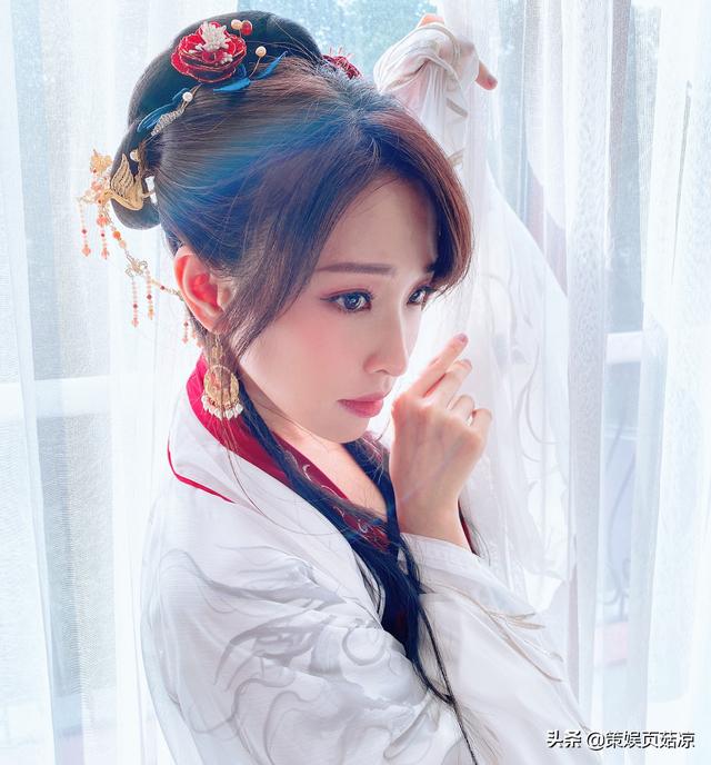 湖里|郑爽手机掉湖里了 袁咏琳表示这操作我熟手机防水不够还得防滑