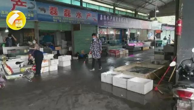 陕视记者走访西安各大水产市场，继续扩大抽样