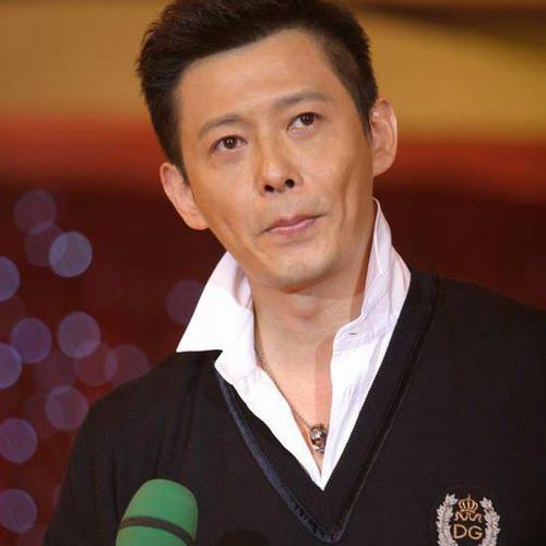 插足婚姻 儿子加入美国国籍 网友：这还是我们认识的董小姐吗？