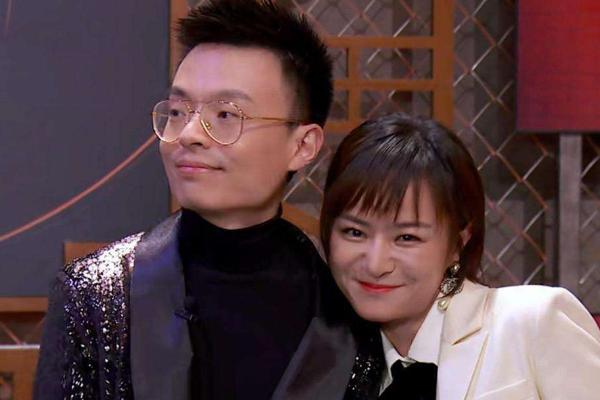 程璐思文官宣离婚，脱口秀段子成现实，程璐上台表演时早有端倪