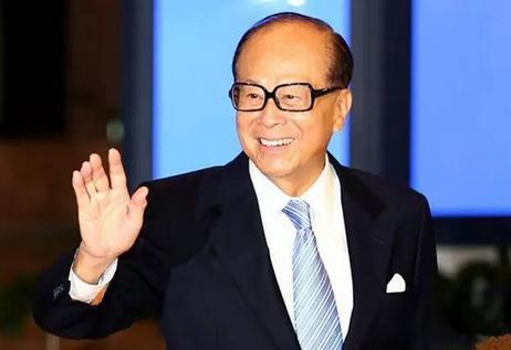 李嘉诚一生三件事“错事”，2件事对不起中国，