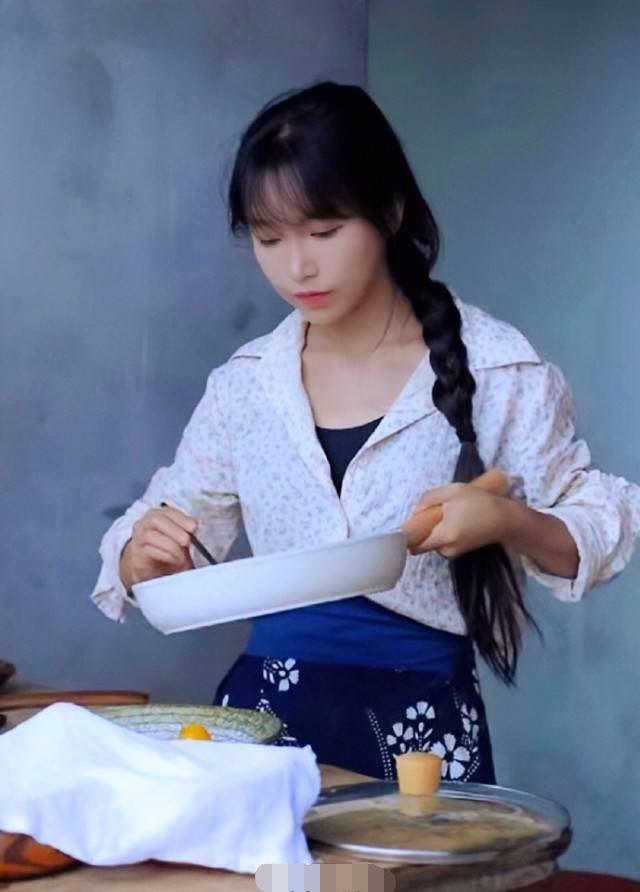 李子柒在海外发布泡菜和端午节粽子视频惨遭举