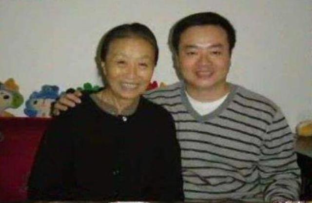 83岁"丑娘"张少华晚年凄惨？插呼吸机独自住院，瘦骨嶙峋无人管