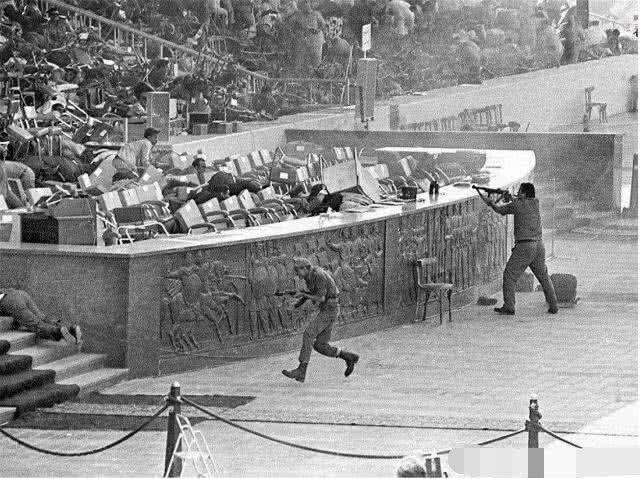 为啥各国阅兵都不用真枪实弹？1981年血的教训让