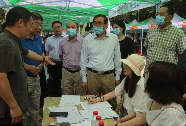 \"火\"了！河南线下大型招聘会：100余家名