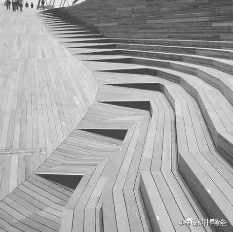 同事连夜建的SU模型，结果我用神器五分钟就建好