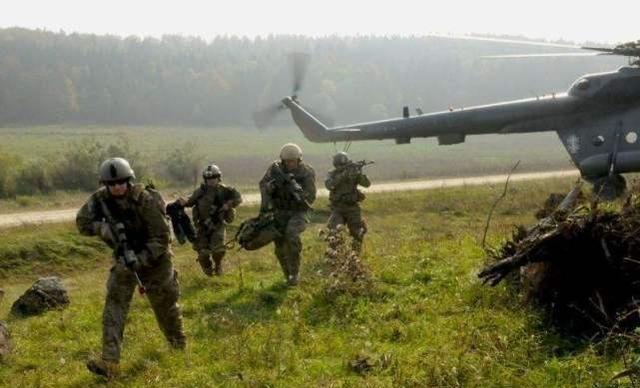 美国调转枪口，联合6000大军整装待发，专家：疫