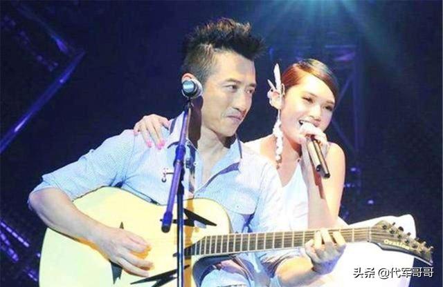 52岁伊能静人设坍塌？经纪人指责她不懂感恩，邻居都吐槽她会来事