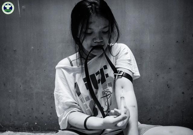 ������Ʒչح�����ģ��þ�ͷ���ݽ���������