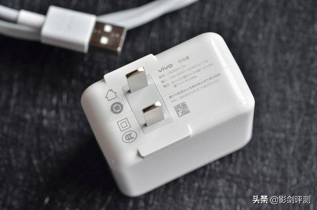 发烧友眼中的性价比水桶旗舰机：HIFI音质+长续航