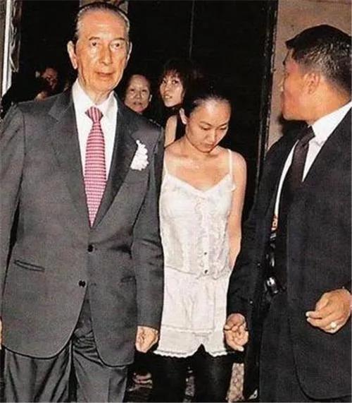 黑帮、赌王、美女、5000亿，一个犹太“渣男”留