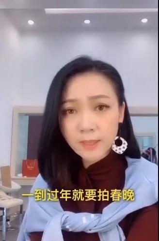 名嘴周群清晨发长文感叹，疑似婚姻出现变故，