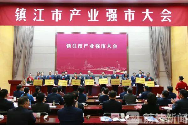 “四问”刷屏！这市委书记火了