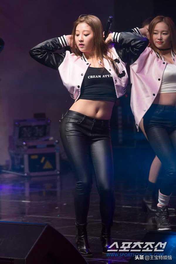 难怪韩国女明星都是皮裤控？穿上后，好身材想藏都藏不住