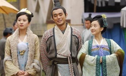 《聊斋志异》中的女鬼和女狐狸精，为什么她们