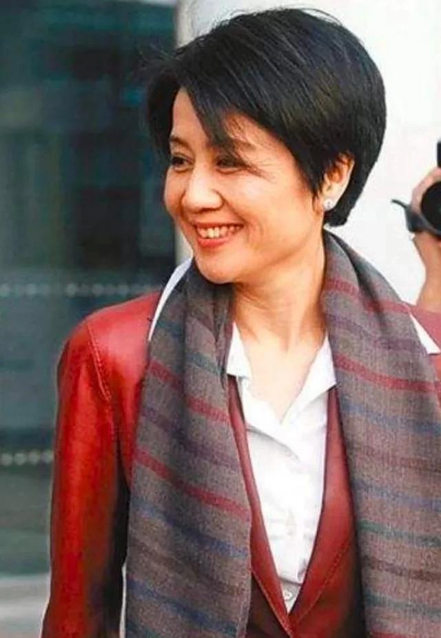 赌王四太梁安琪人生逆袭故事，从打工妹到身价