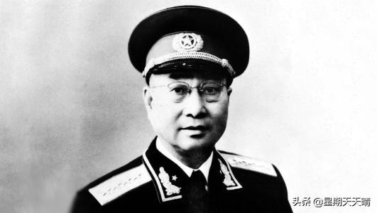 他做过蒋介石的贴身侍卫，救过蒋介石两次，解放后被授予大将军衔