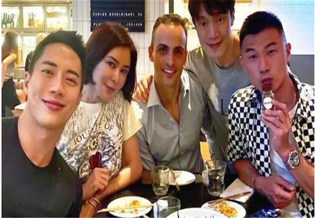 亿万身家、风流成性，58岁关之琳又被拍到“吃嫩草”