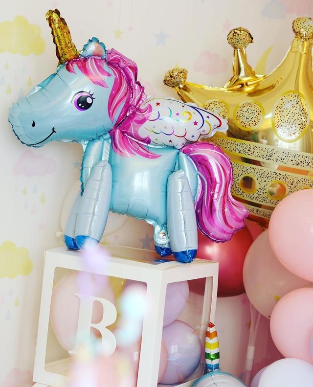 杨怡夫妇晒照为女儿庆祝百日，小公主眼睛超大像洋娃娃，大名曝光