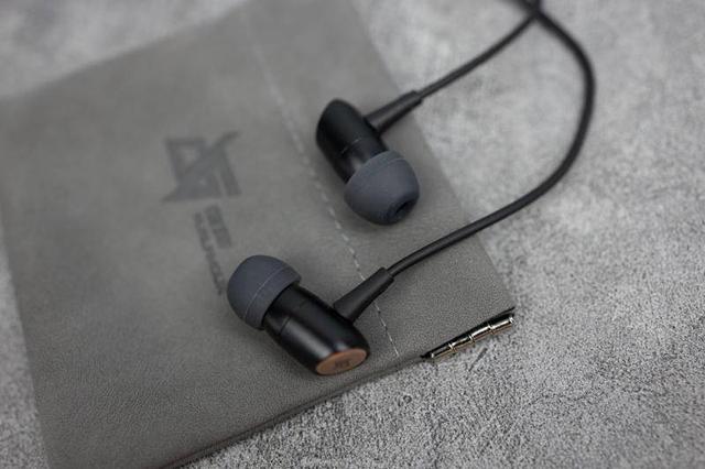 徕声T200耳机：99元声音不会歪！（对比Final E500）