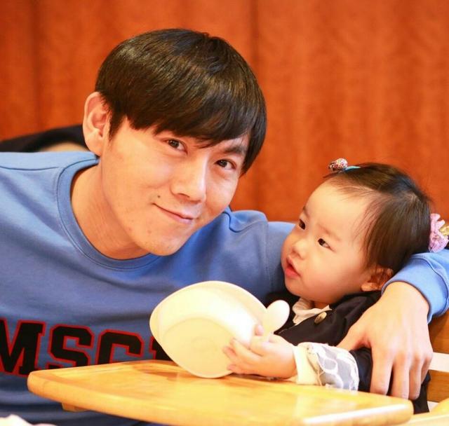 秦昊爆料汪小菲区别对待儿女训斥弟弟，被汪小菲邀爬山不让坐缆车