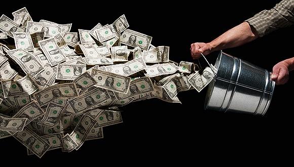 88亿美元，中国连续两个月抛售美债！美国债务已