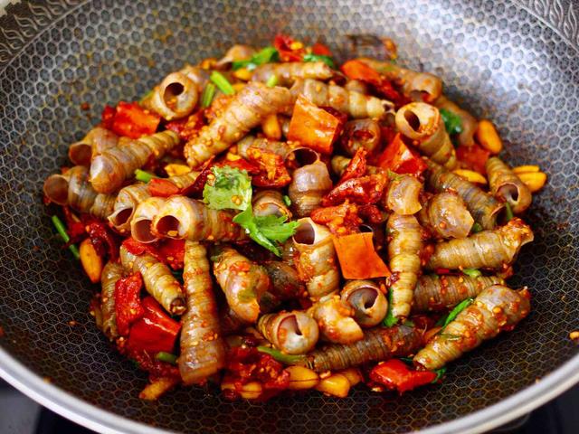 “寄生虫”最多的这道菜，很多人傻傻当成美食