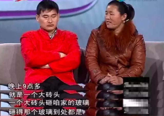 大衣哥家门被强踹，张文宏被骂崇洋媚外：别试