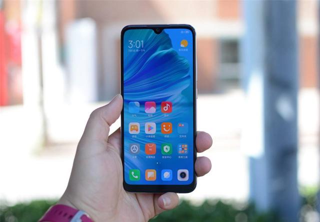 小米彻底无敌！6+128G+6寸小屏只要1019，这一项击败了90%的手机