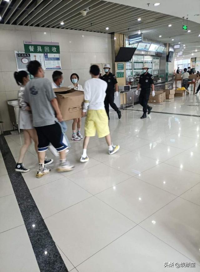 王俊凱《中餐廳4》路透曝光，無意間顯示飯店價格，便宜的不真實