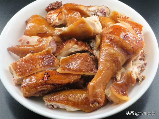 广东媳妇教你酱油鸡正宗做法，半碗酱油搞定，皮香肉滑，简单易学
