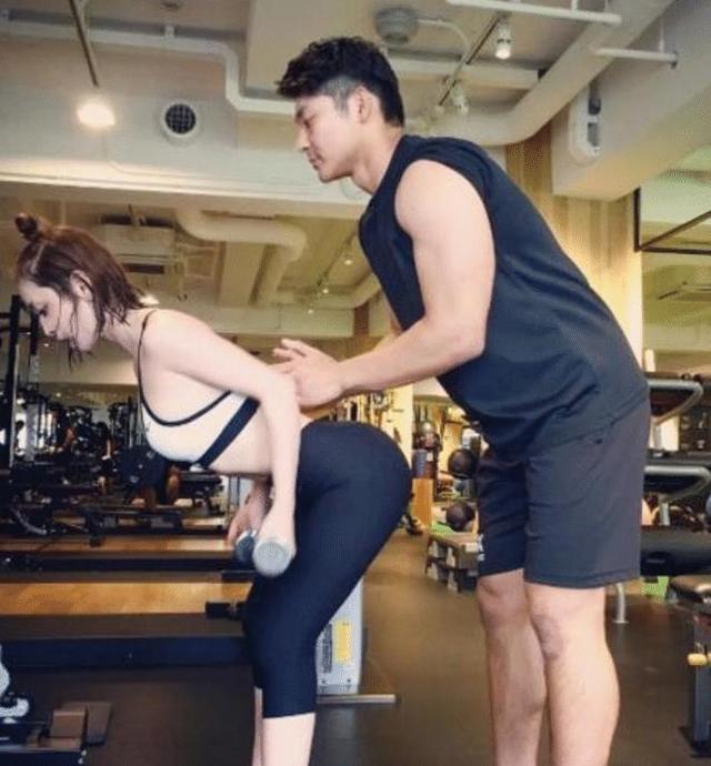 41岁滨崎步被小鲜肉\"宠爱\"后，美到犯规