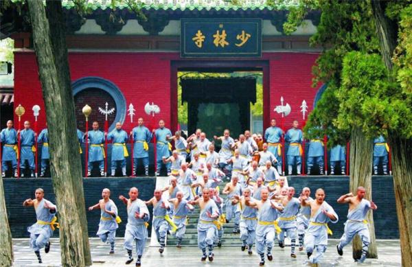 少林寺每年上亿的香火钱，到底去哪了？方丈释