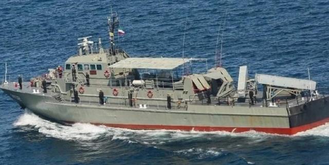 用自残方式吓唬美国，伊朗击沉自家军舰有何玄