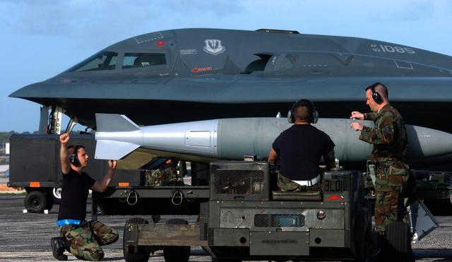 若美国出动21架B-2轰炸机，谁能顶得住？美智库：