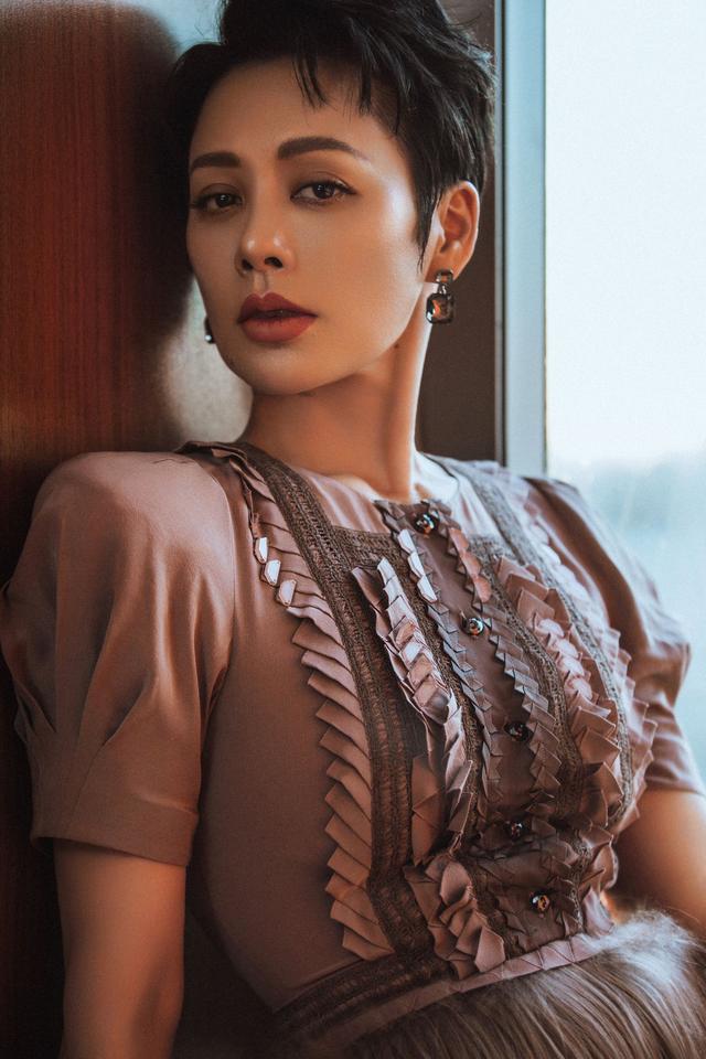 宁静姐姐如此“嚣张”，源于“过往经历+自身努力+自我认同感”