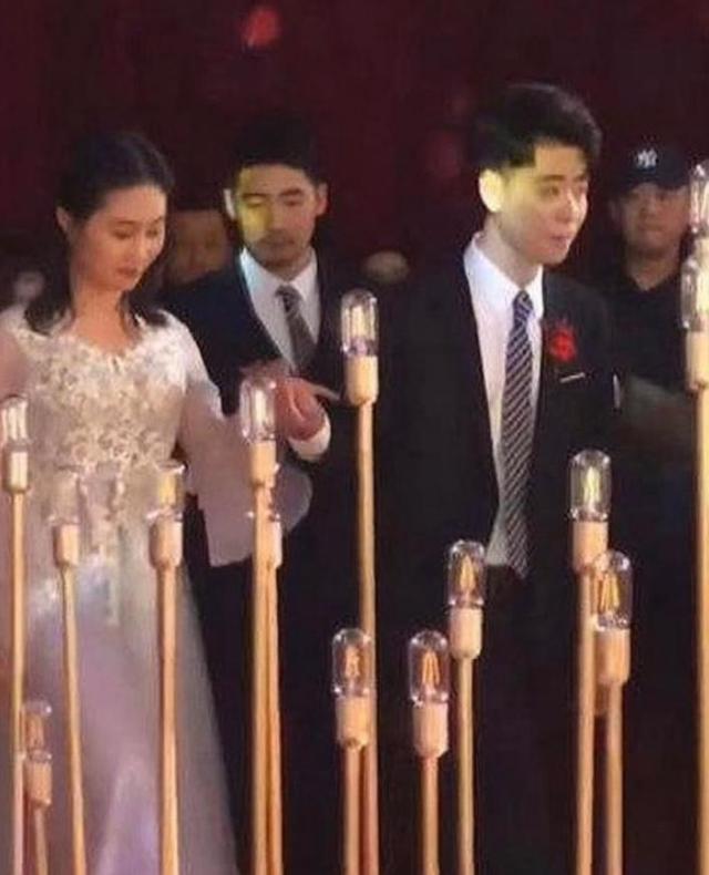 不是相声演员，结婚时，却让整个德云社来捧场