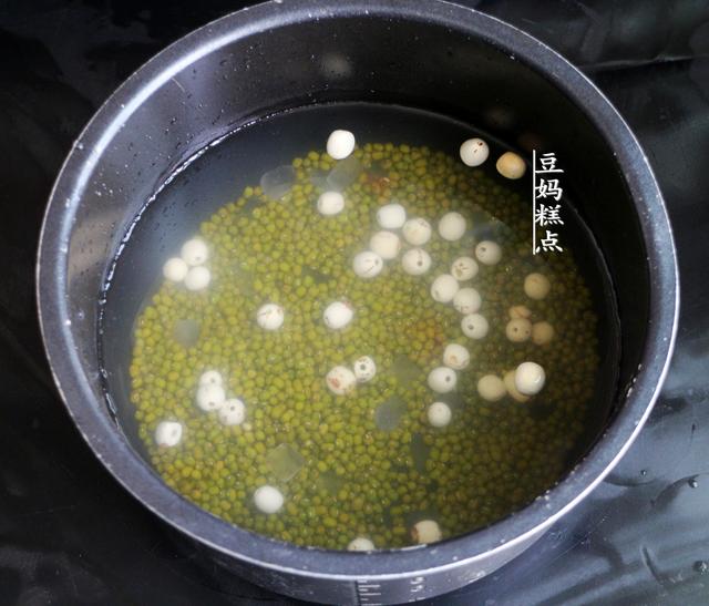 三伏天，绿豆和它才是绝配，常喝清心去火，睡眠更好