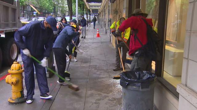 “我在美国亲历两次暴乱，身后是催泪瓦斯和橡