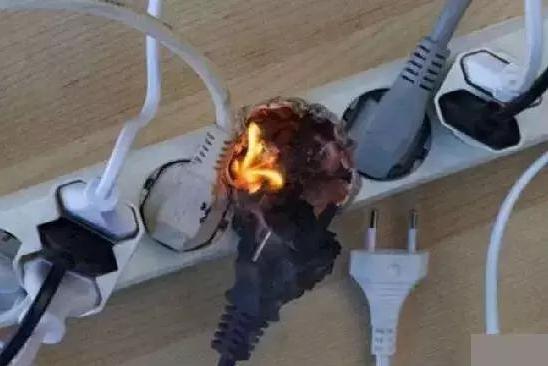 插排界的华为，小夜灯智能排插月销10000部，居家妈妈的好帮手