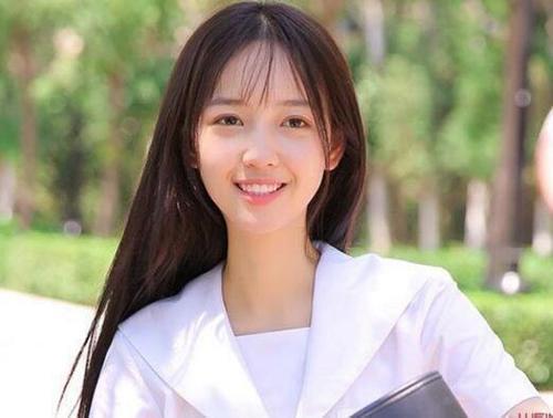 拥有独特名字的明星：易烊千玺，秦牛正威，希林娜依高，究竟姓啥