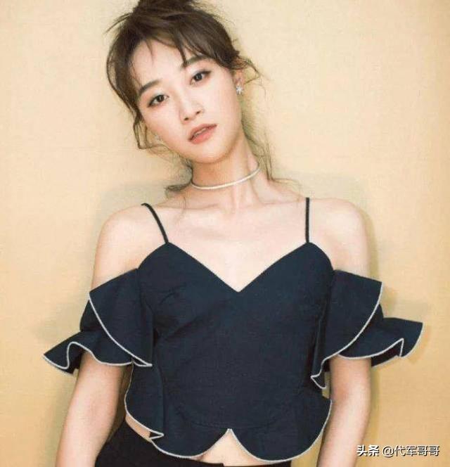 《浪姐》中的富二代，被吐槽好胜心太强，如今30岁很美却还是单身