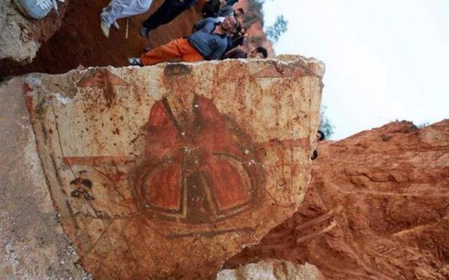 湖南出土一清朝古墓，挖到一半，考古专家直言