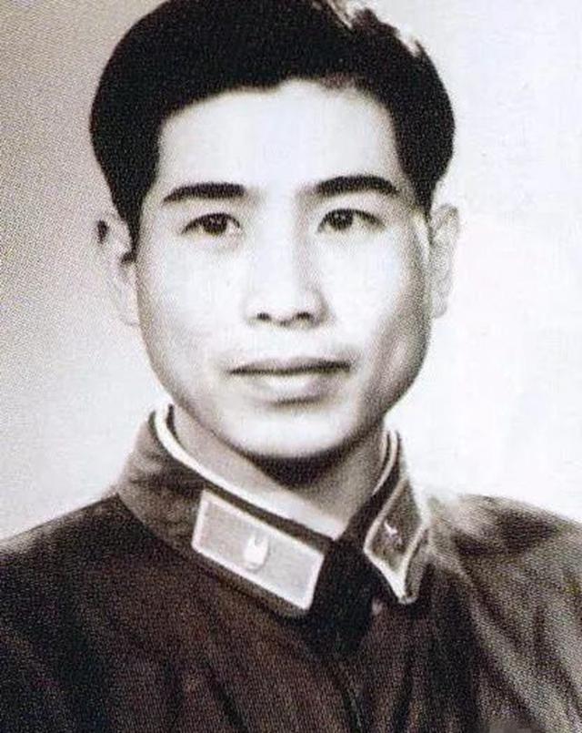 1956年张良因《董存瑞》爆红，一人却写信痛骂，一看署名激动万分