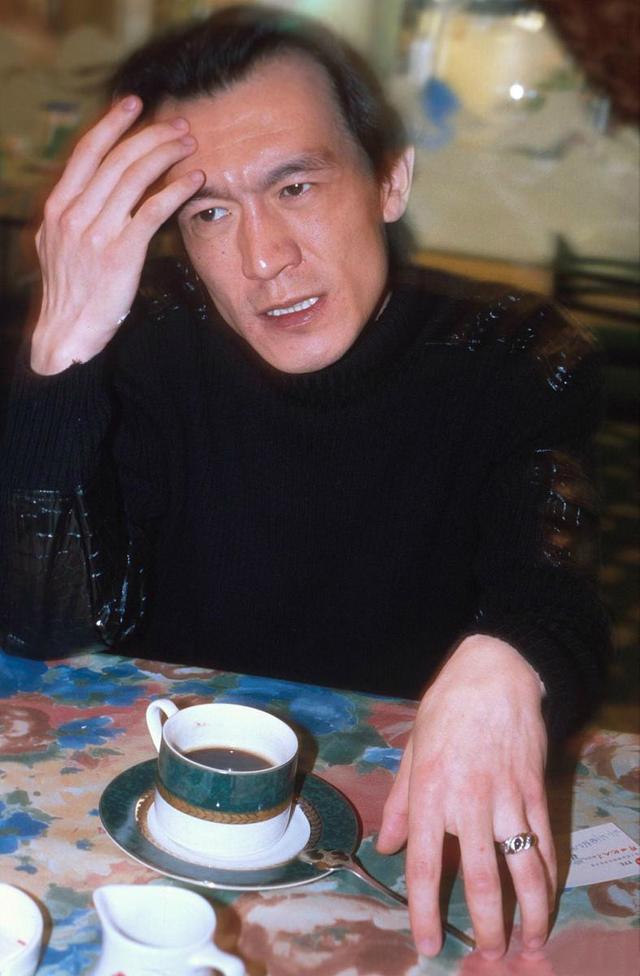 就在今天！那个骂李咏打岳父还涉毒的周立波，算是彻底翻车了