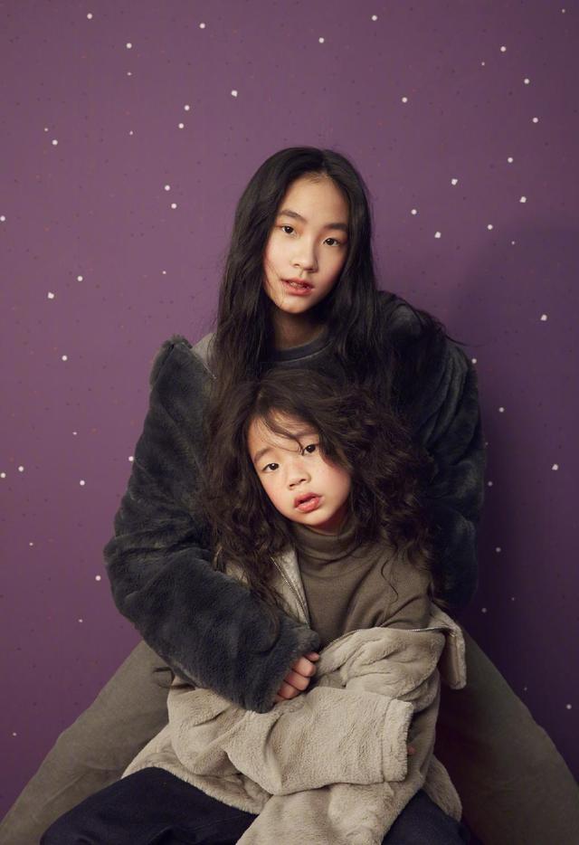 小s三个女儿一起拍广告同框比美，个个高冷自信，镜头感十足