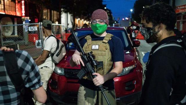 抗议者划地自治，骚乱弥漫全美，美国可以没警